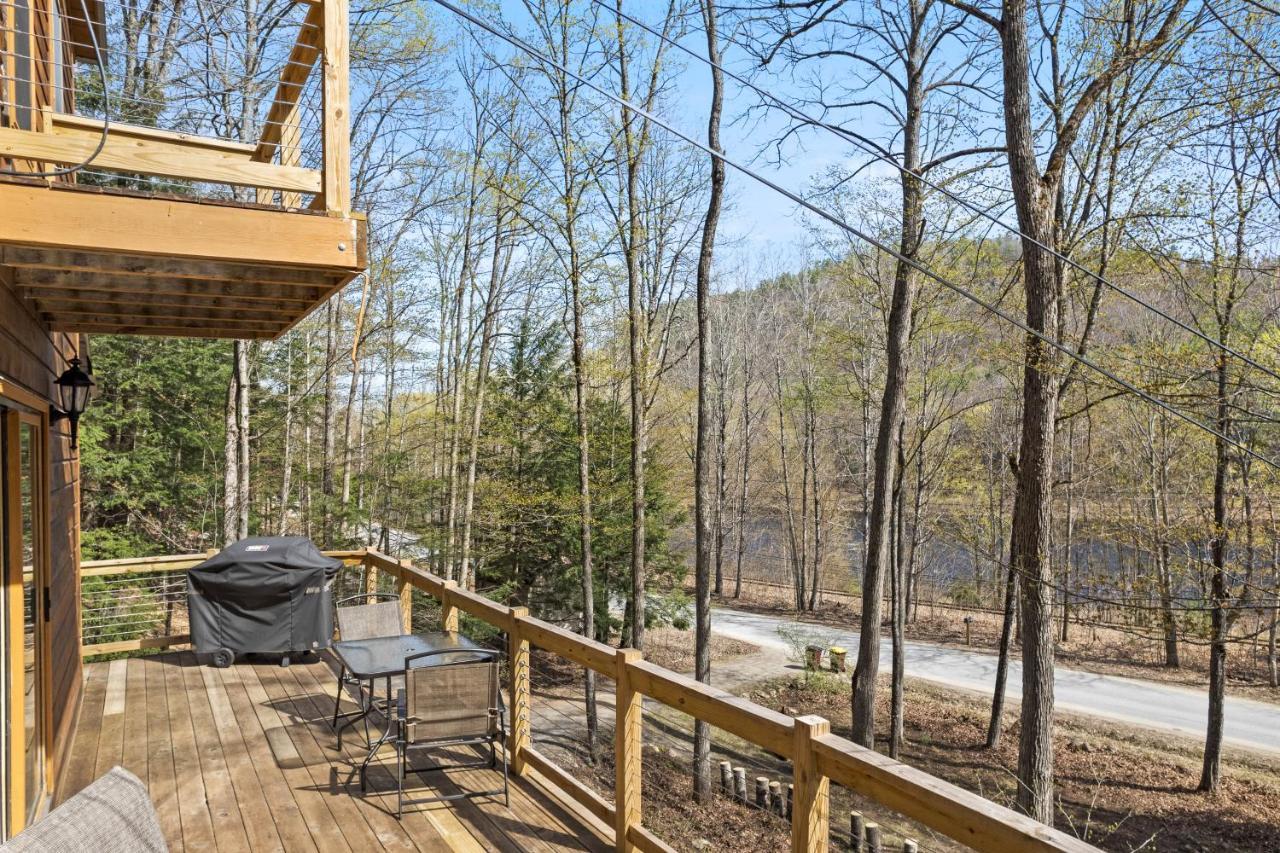 Warrensburg River Road Treehouse Retreat מראה חיצוני תמונה